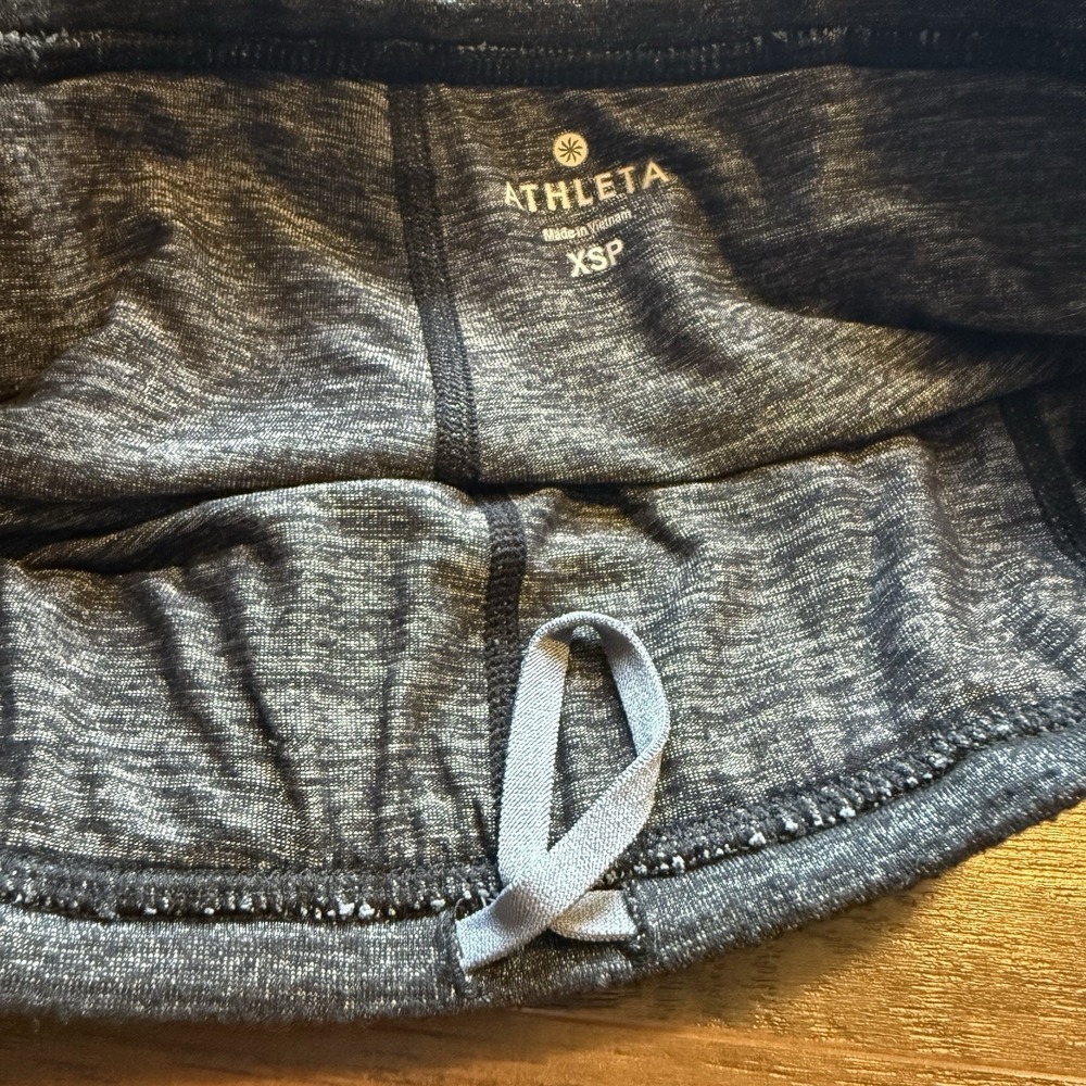 ATHLETA Skirted Leggings Gray Black Athletic Running Hiking XS Inside Pocket Zip - Picture 8 of 8